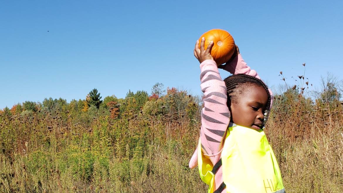 girl_with_pumpkin.jpg